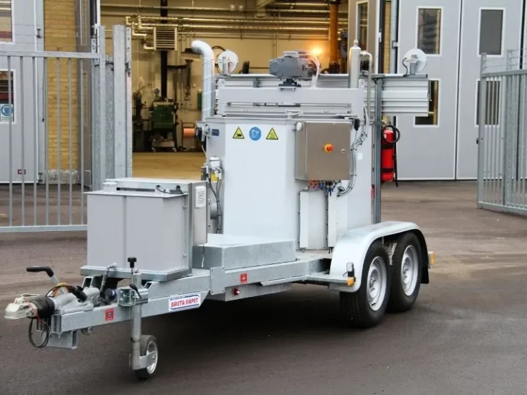 RME TR400 Lithium hybrid trailer in the field